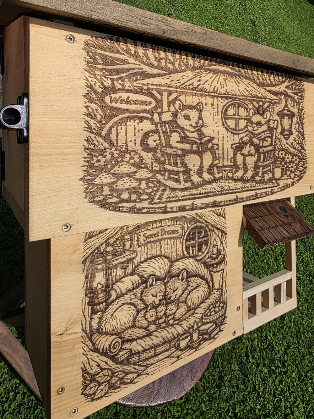 Large Squirrel House Box - Picture 9 of 10